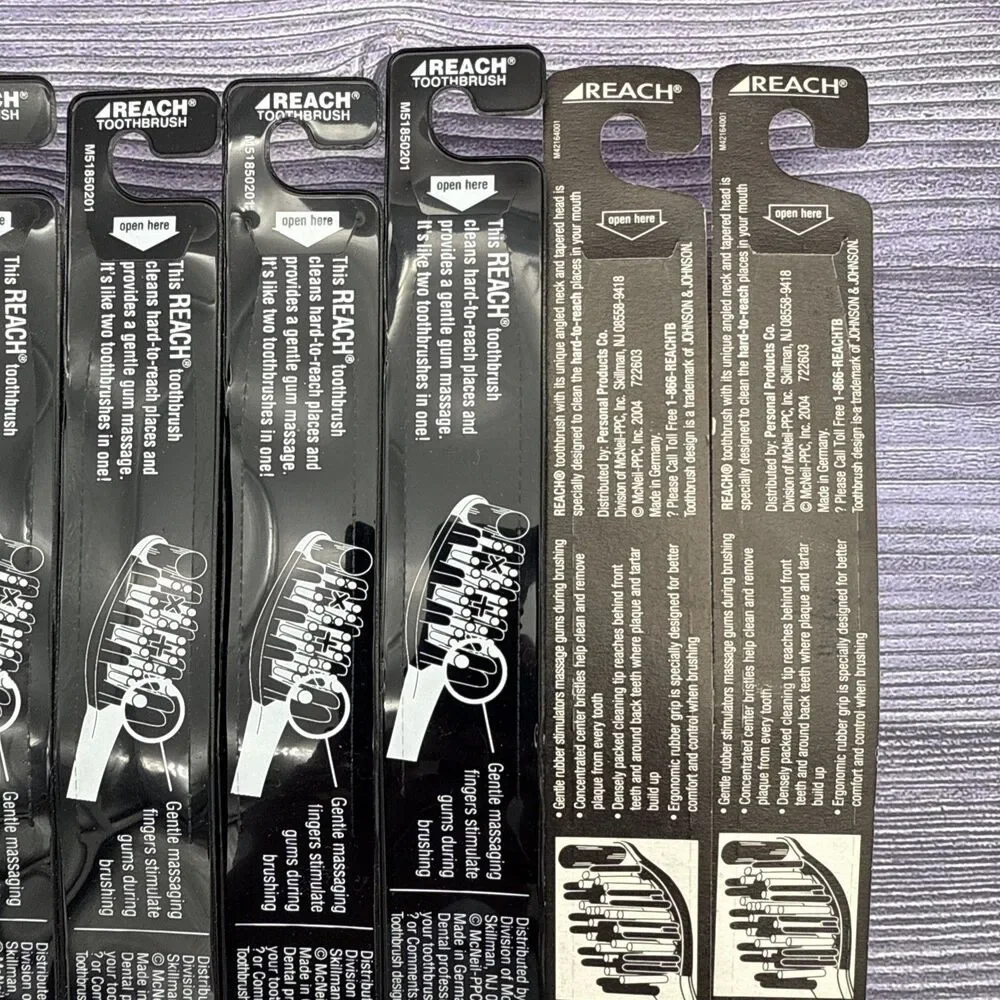 8 LOT Vintage Reach MAX (81) Medium Full Head Beyond Clean Massaging Gums 2002
